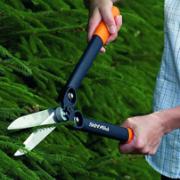 Fiskars® PowerGear-häcksax med utväxling
