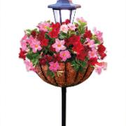 Trädgårdsdekoration ’Kejsarkrona’
inkl. Solenergilampa och frön till 100 blommor!