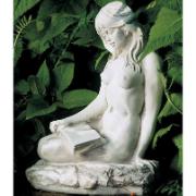Trädgårdsstaty 'Bella'